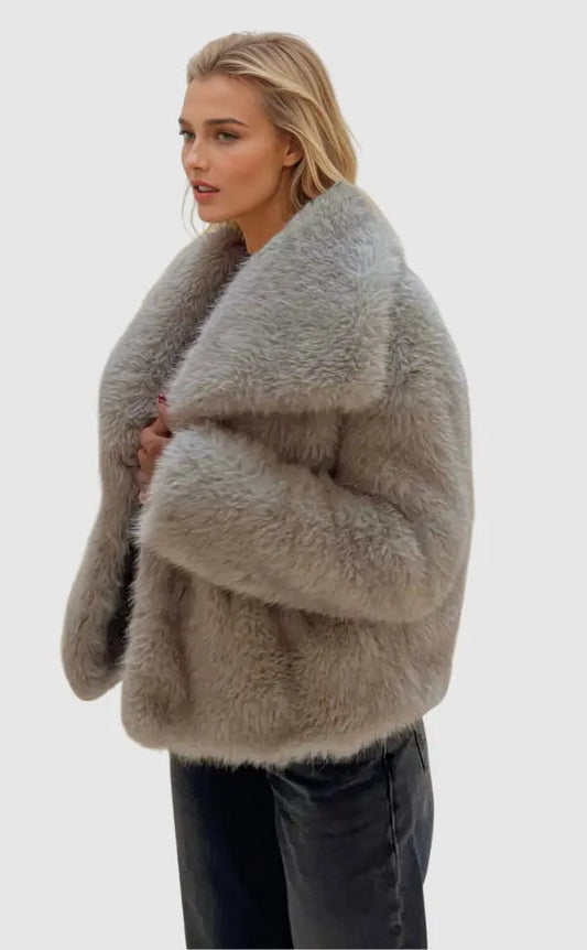 Ladies Winter Coat Made of Faux Fur with Luxurious Lining and Slightly Tailored Fit – Elegant Winter Coat for Women