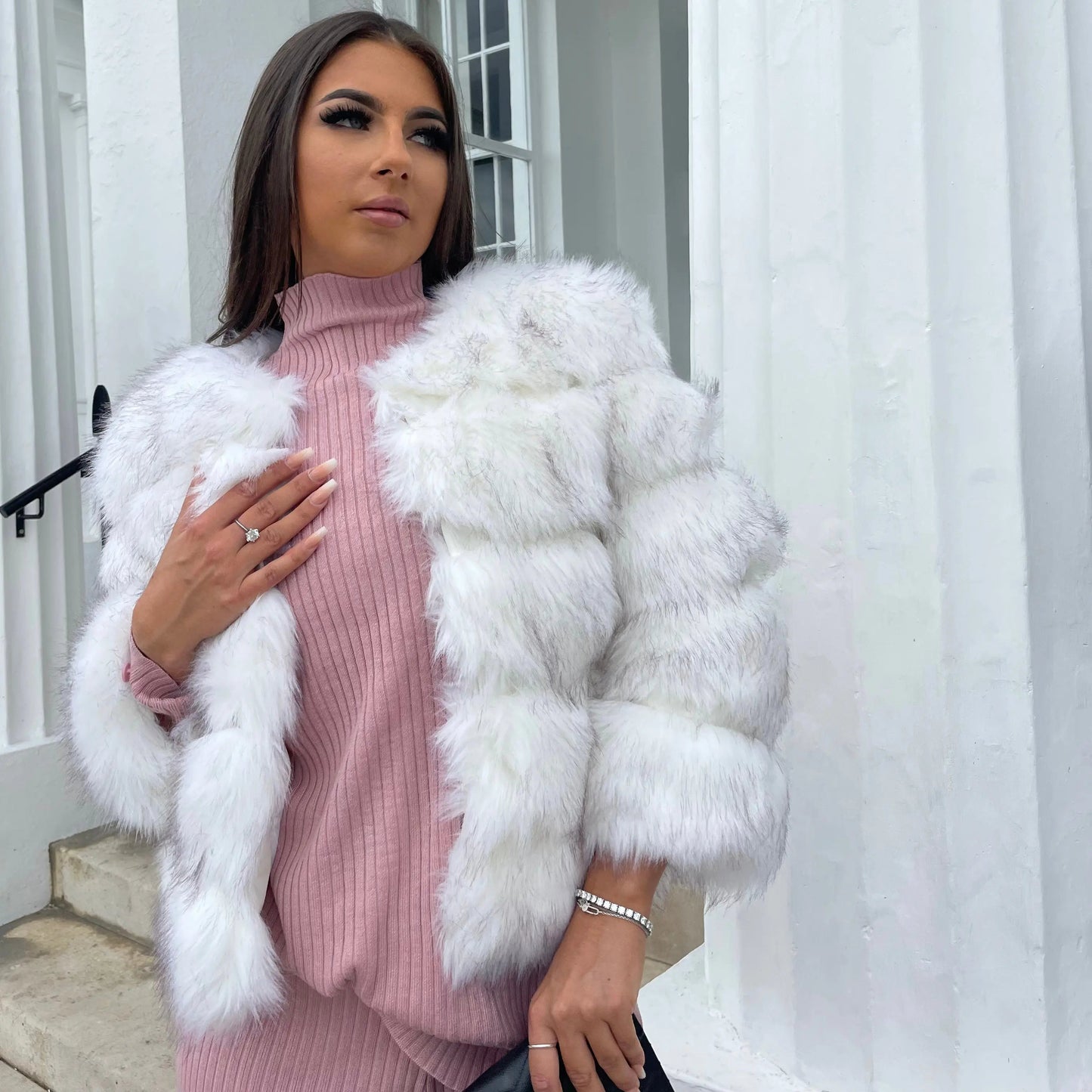 Long Women's Winter Coat with Faux Fur – Lightweight, Tailored, and Fully Lined for Elegance and Comfort