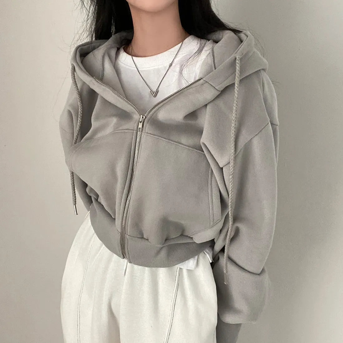 Luxe Zip-Up Sweatshirt | Chic Design, Comfortable Fit 4