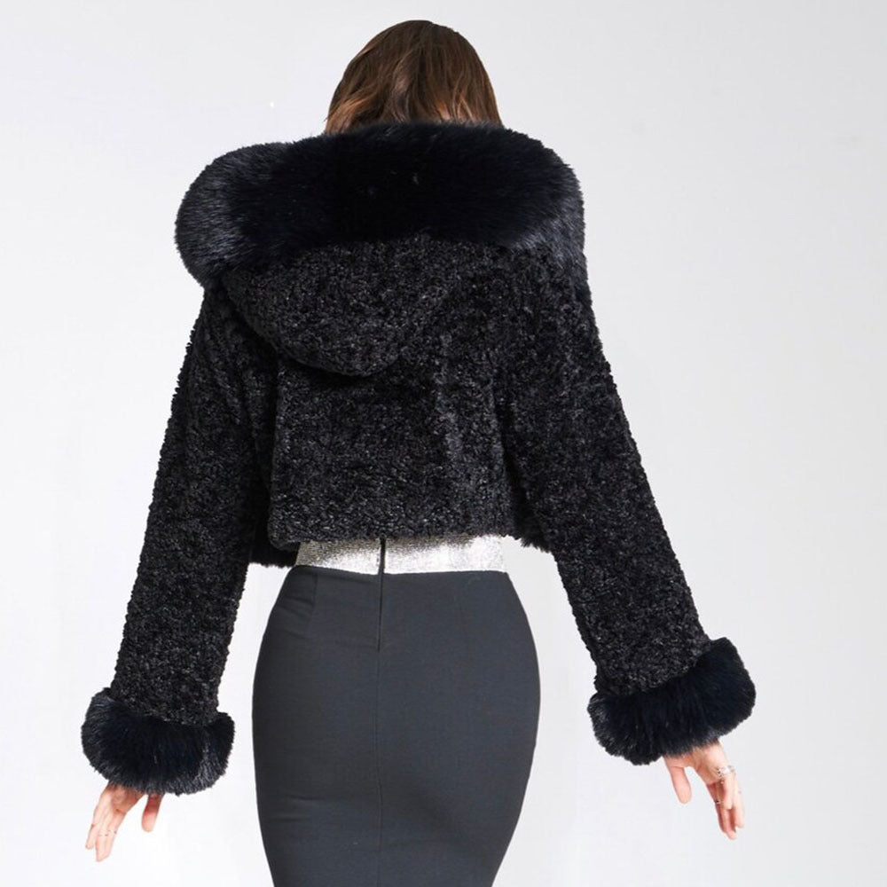 Cropped faux fur jacket for a glamorous winter look