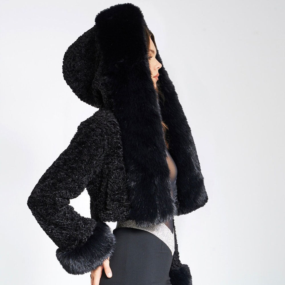 Cropped faux fur jacket for a glamorous winter look
