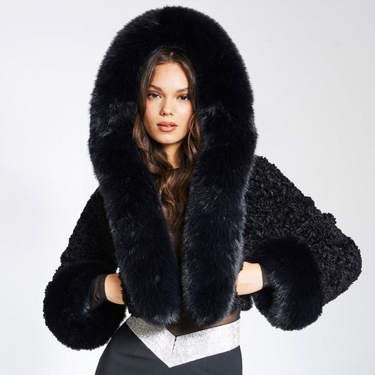 Cropped faux fur jacket for a glamorous winter look