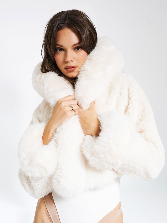 Cropped faux fur jacket for a glamorous winter look