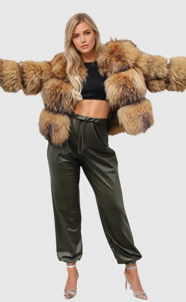 Elegant Women's Winter Coat with Luxury Faux Fur and Thick Plush Lining – Tailored Long Winter Coat for Women