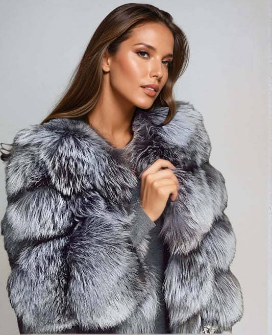 Elegant Women's Winter Coat with Luxury Faux Fur and Thick Plush Lining – Tailored Long Winter Coat for Women