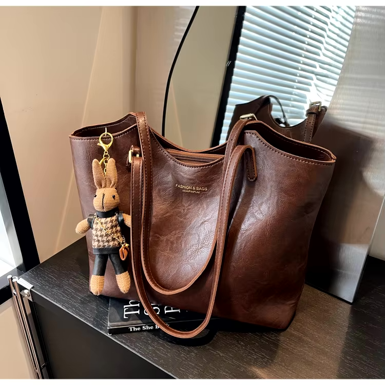 Elena Dames Black Shoulder Bag | Vegan Leather, Vintage Style