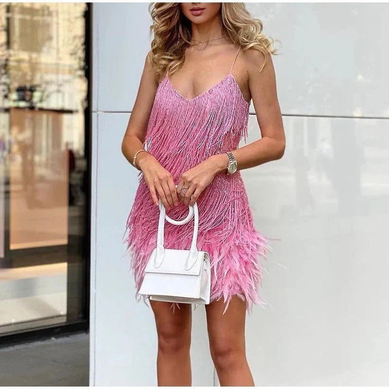 LÉONA | Cocktail dress with sequins and feather accents