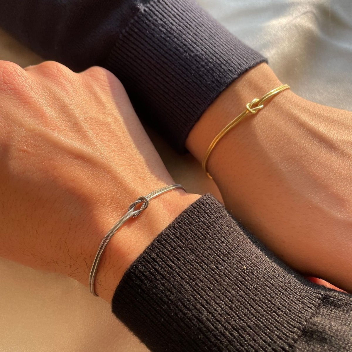 LUNA | Timeless Love Knot Bracelet in Minimalist Style